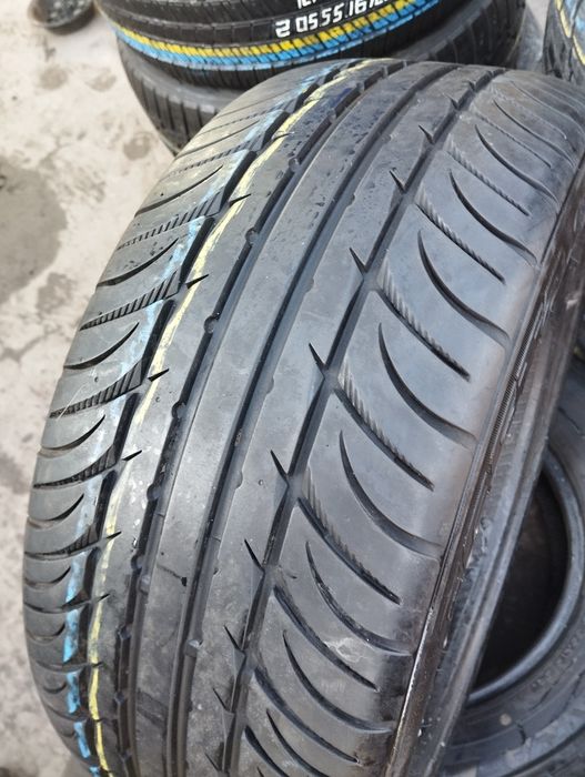 Одна літня шина Kumho 235/45/17