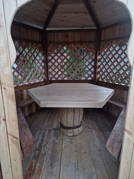 Бесідка з дерева