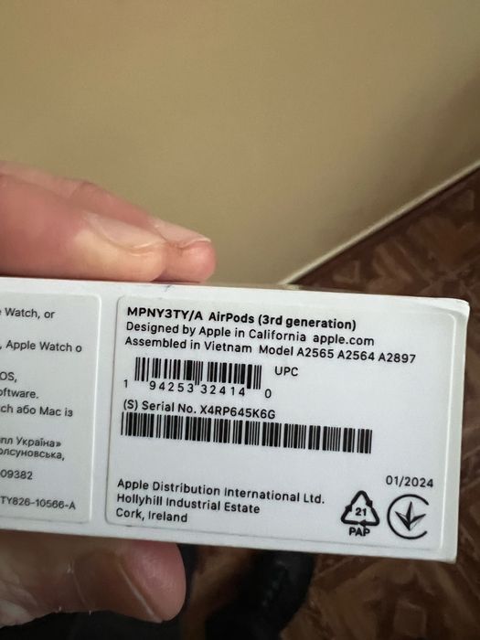 Продам навушники Apple AirPods