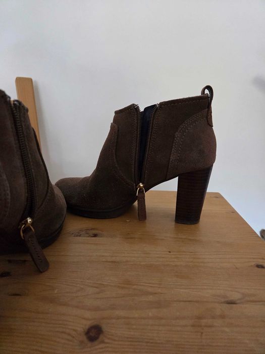 Botins de camurça castanha Tommy Hilfiger, tamanho 37