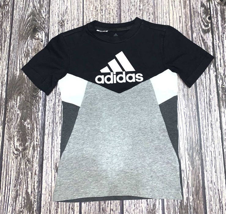 Футболка Adidas для мальчика 7-8 лет. 122-128 см