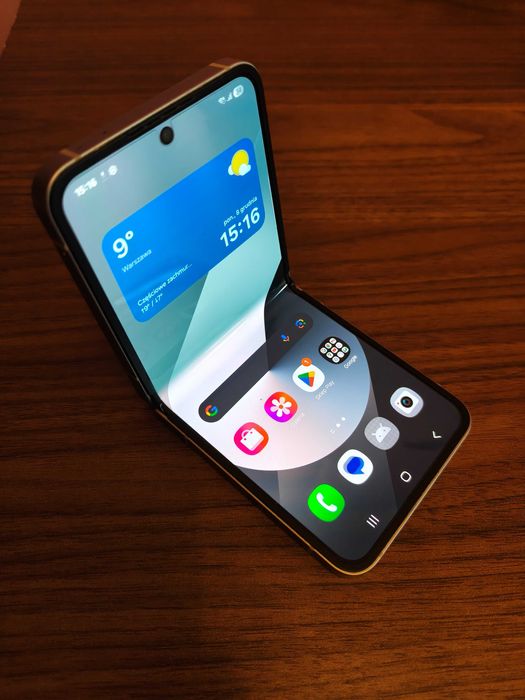 Samsung Galaxy Z Flip 6 5G 12/256 GB srebrny GWARANCJA + GRATISY