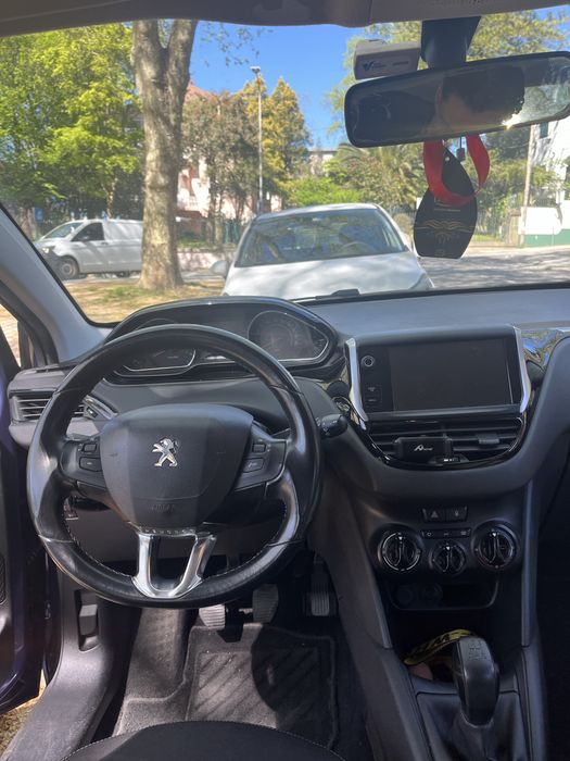 Peugeot 208 1.2 VTI ALLURE 2012