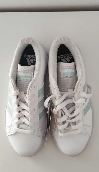 Ténis brancas ADIDAS mulher 38 - novas, por estrear