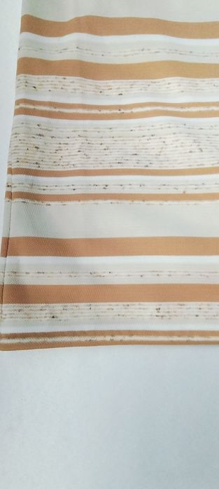 Sukienka z krótkim rękawem 48