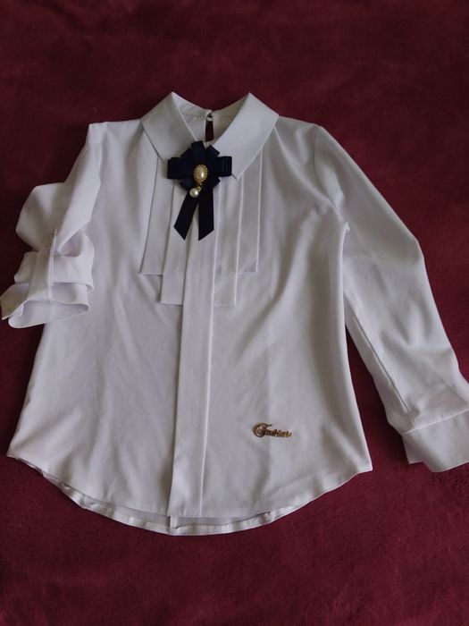 Шкільна блуза на дівчинку