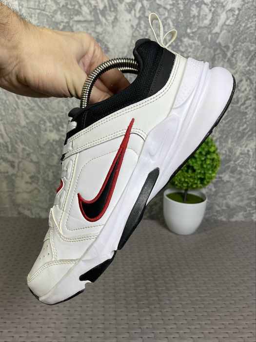 Nike Monarch кроссовки 41 размер спортивные кожаные белые