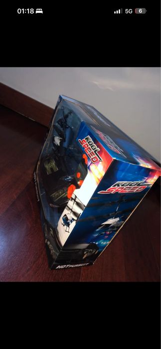 Carro e helicoptero telecomandados