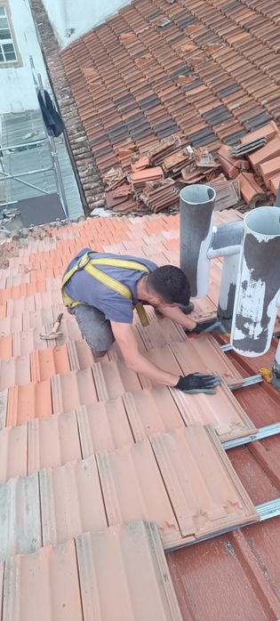 Reparação e Limpeza de telhados - Construção Civil