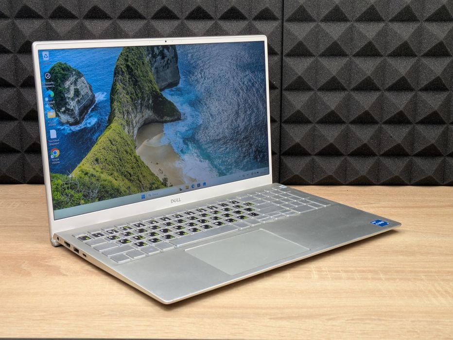 Ноутбук Dell 5502 15.6 i5 1135g7 iris xe graphics 8/256 ssd Full hd ip
