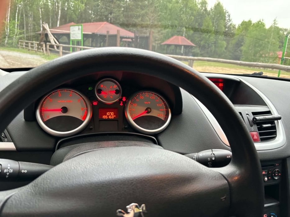 Peugeot 207 2008r 1.4 95km