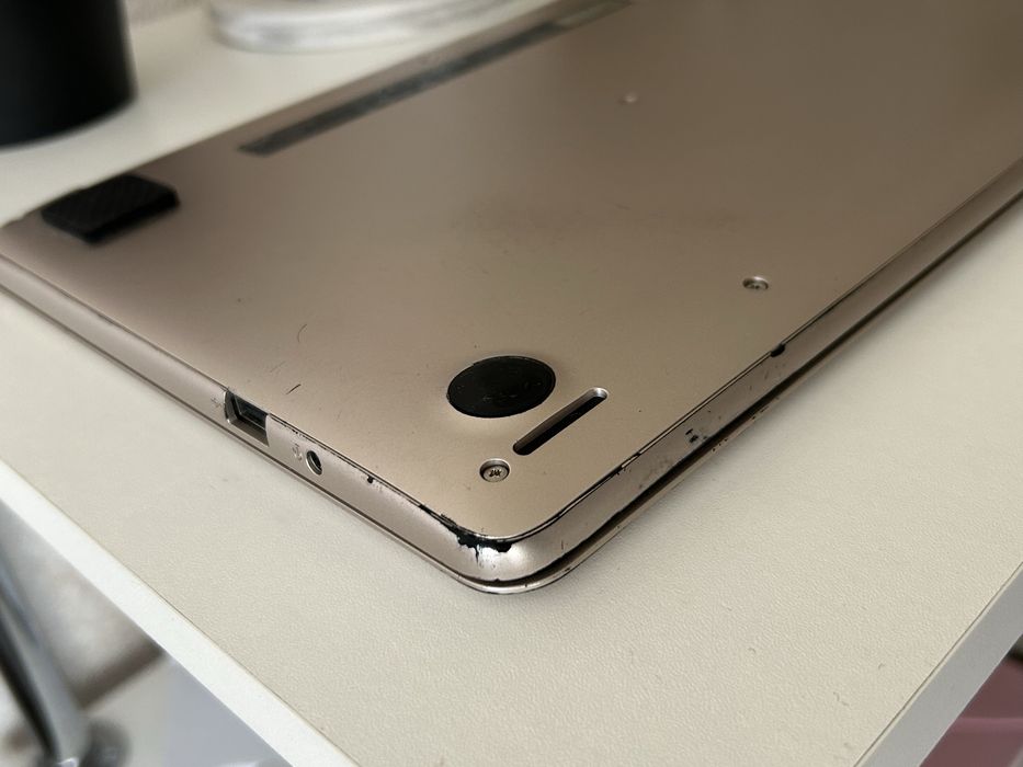 Ноутбук Asus e200h для навчання та не складних ігор