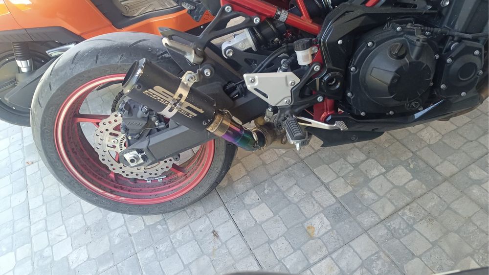 Kawasaki z900 de 2024