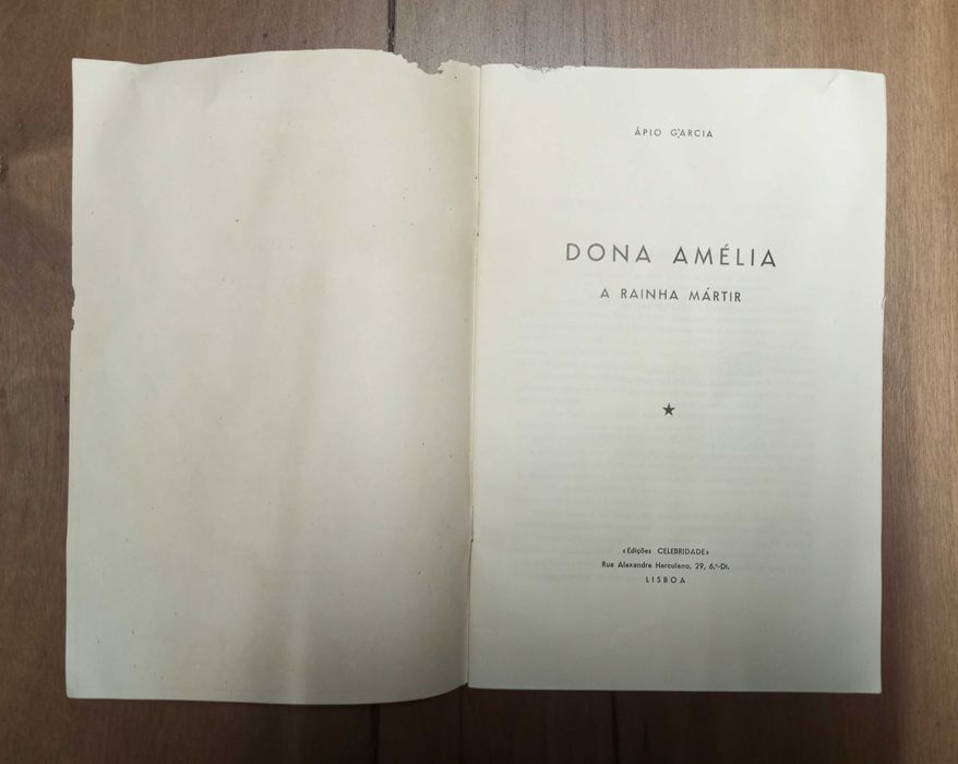 Antigo opúsculo D. Amélia A Rainha Mártir