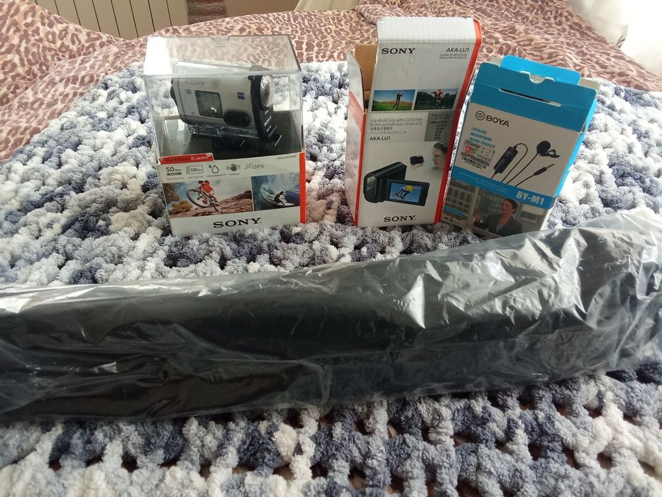 Продам екшнкамеру Sony as200v