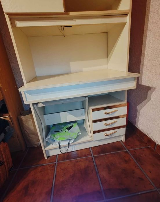 Estante secretária com banco