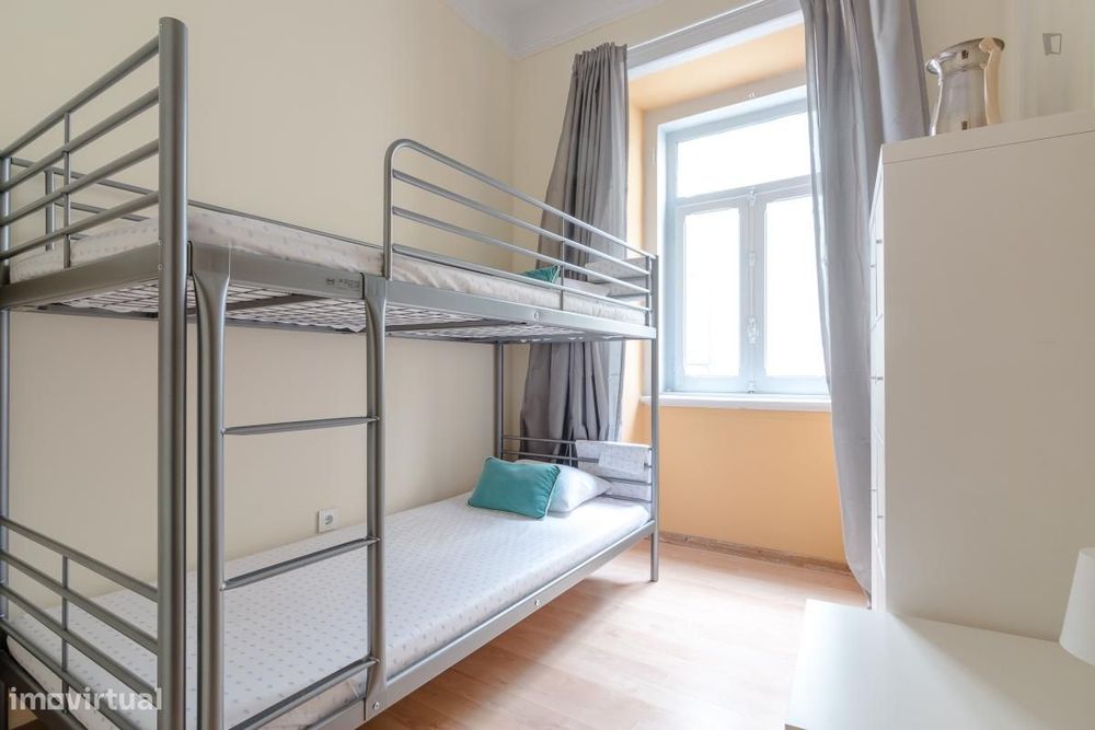 Quarto - localizado em Mouraria Lisbon