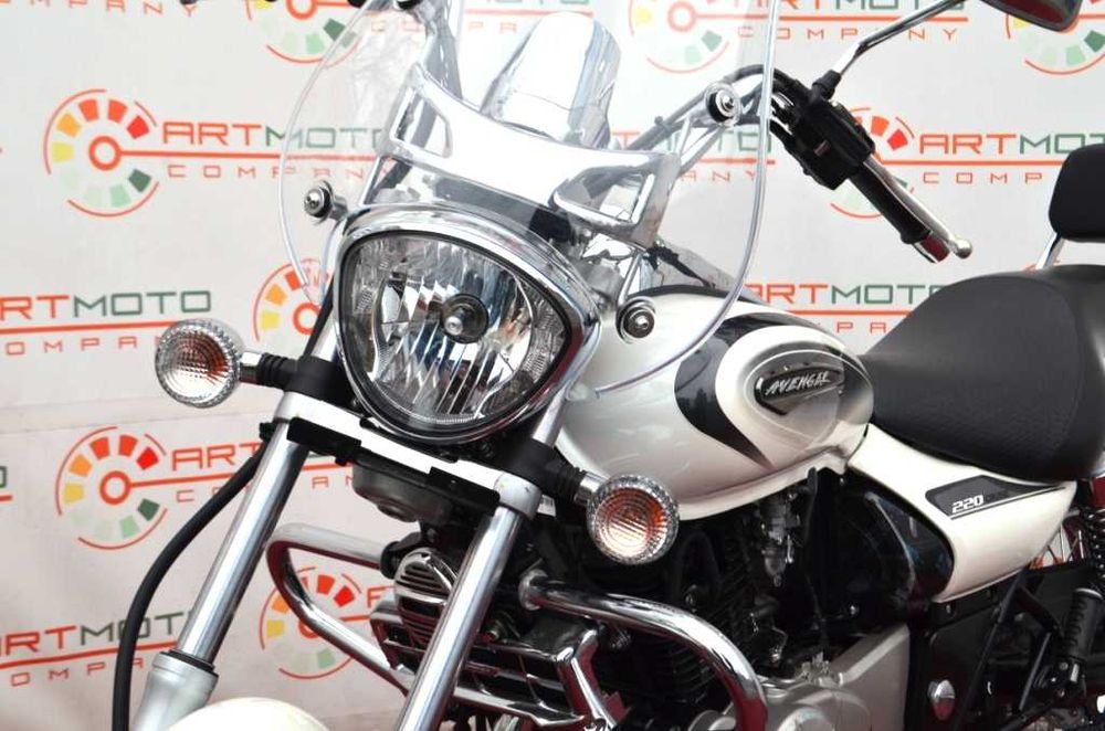 Новий мотоцикл BAJAJ Avenger Cruise 220, мотосалон Артмото Полтава