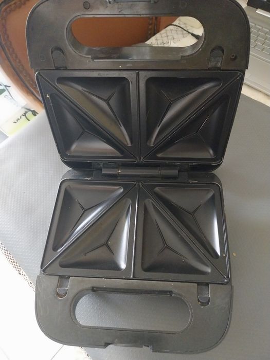 Sanduicheira impecavel