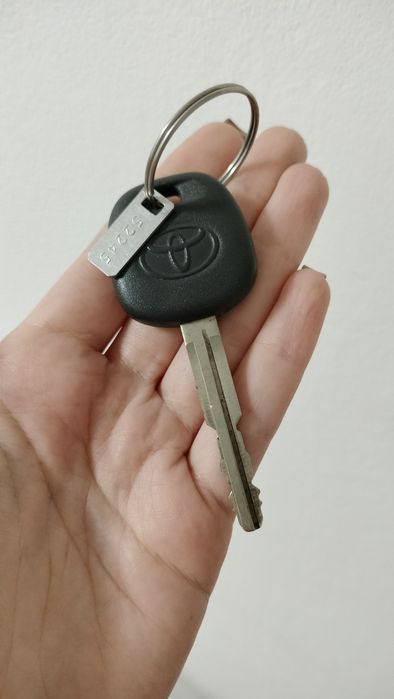 Ключ від машини Toyota запасний