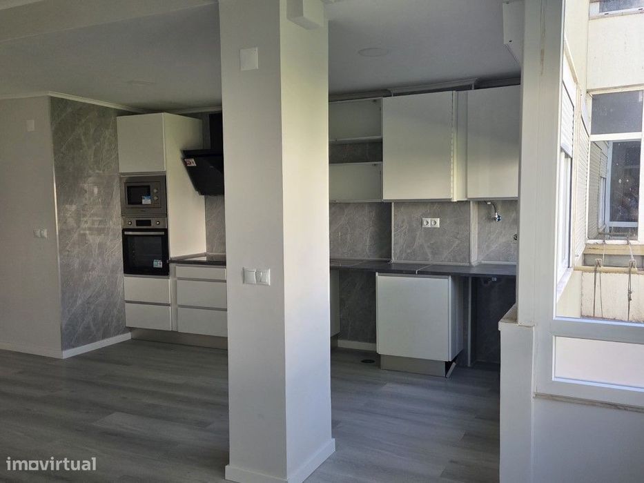 Apartamento T2 renovado - Oeiras