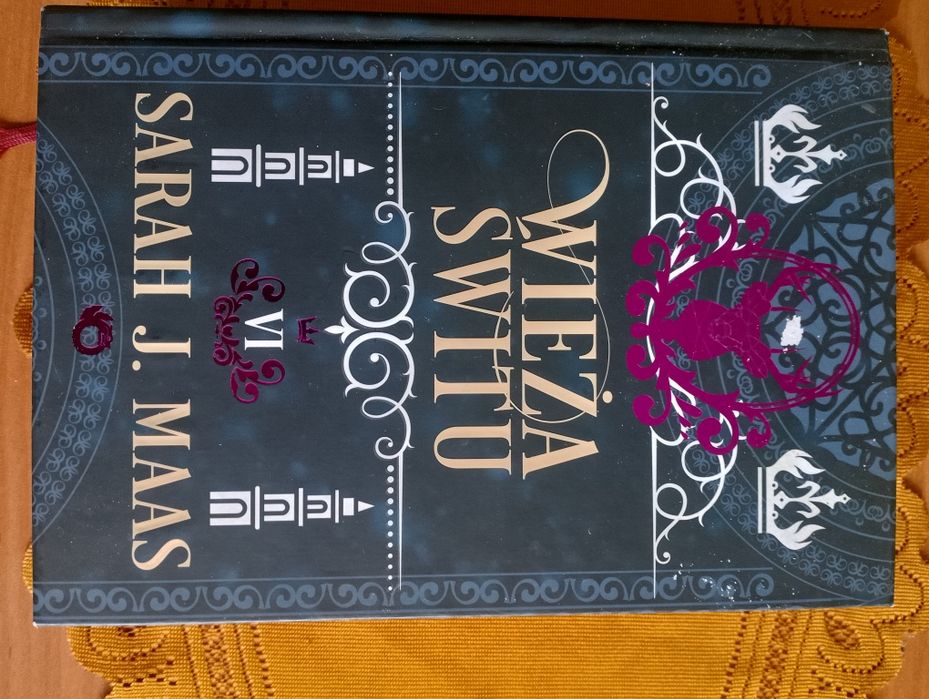 Wieża świtu. Szklany tron.Tom6.Sarach J. Mass