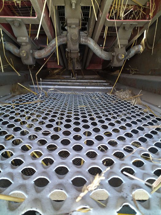 Продам мінікомбайн зерновий.