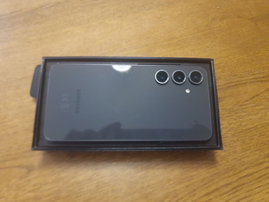 Samsung S24FE 128gb ram 8gb