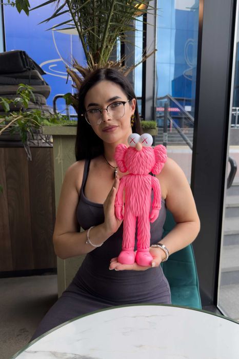 Статуэтка Medicom Kaws BFF Open Edition виниловая фигурка Bearbrick