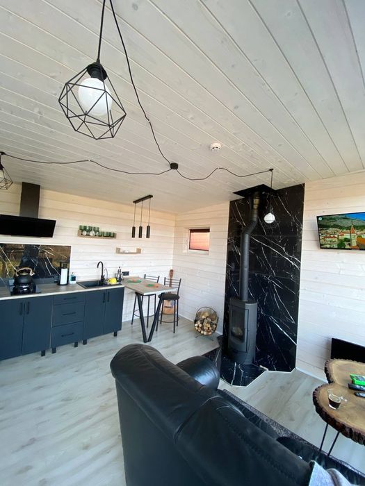 Славсько затишне місце, Quiet Home,