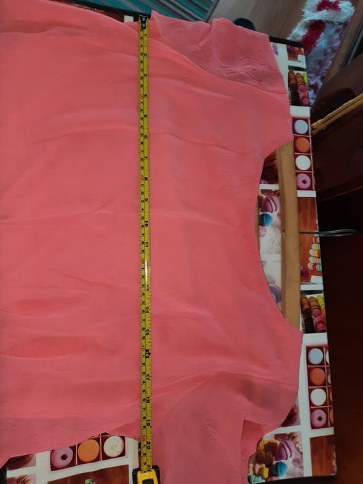 2. Malinowa sukienka