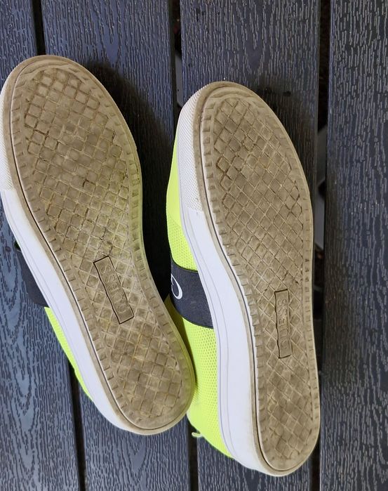 Buty trampki Guess z limonkowa siatką wkl 245
