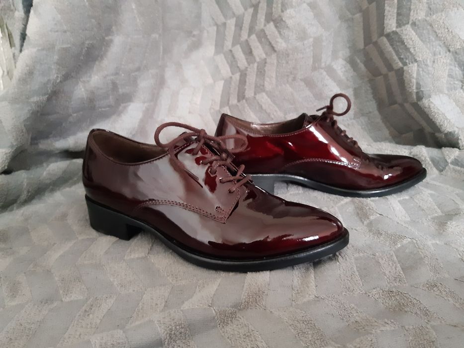 Sapatos bordo tam35