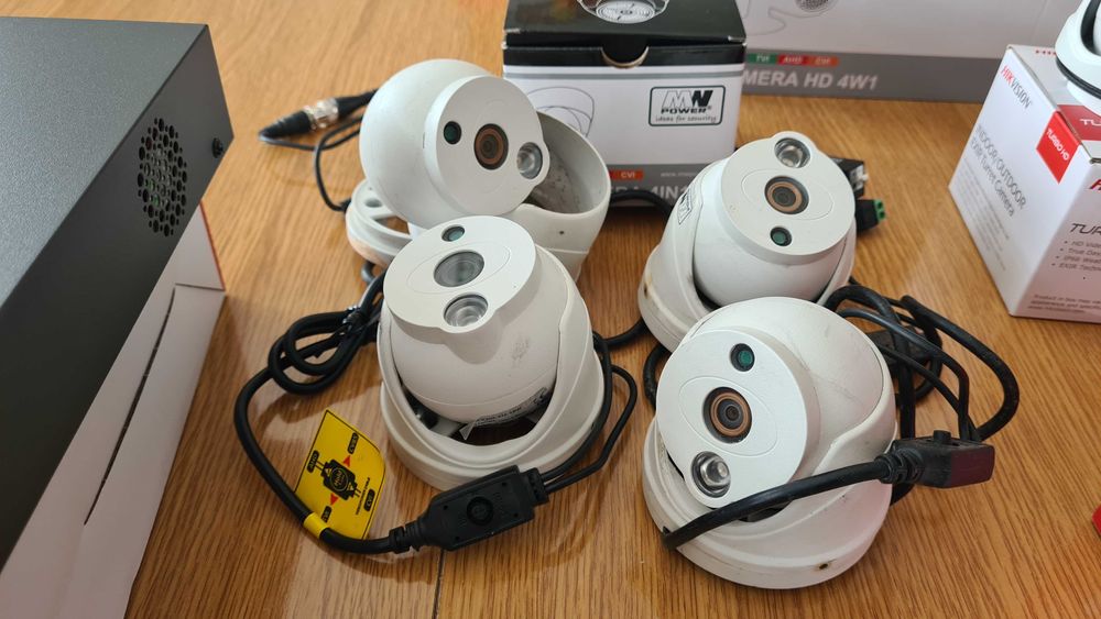 Monitoring Hikvision 10 kamer + 2 rejestratory