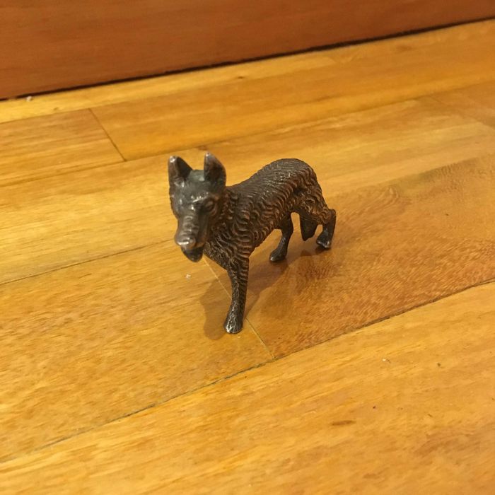 CÃO EM METAL - MEDIDAS: 8x5cm