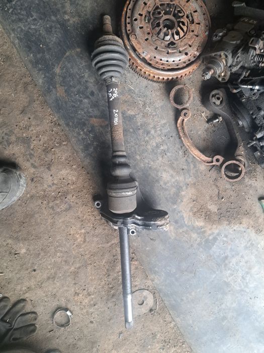 Піввісь передня права для Peugeot 307 2.0 hdi 96462509