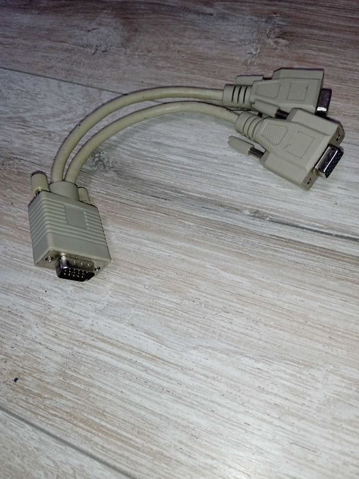 VGA спліттер на 2 VGA монітора