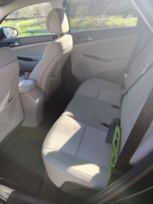 Автомобиль  Hyundai Tucson 2016 2.0