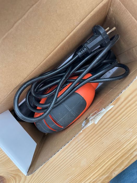 Lixadora eléctrica Black and Decker