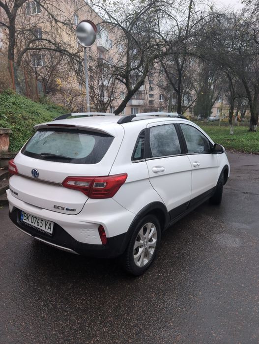 Заголовок: BAIC EC5 2019 — Надійний електро-кросовер: 400 км на одному