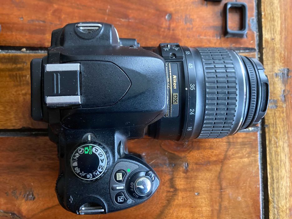 Nikon D40 + Lente 18-55mm - Pronta a usar