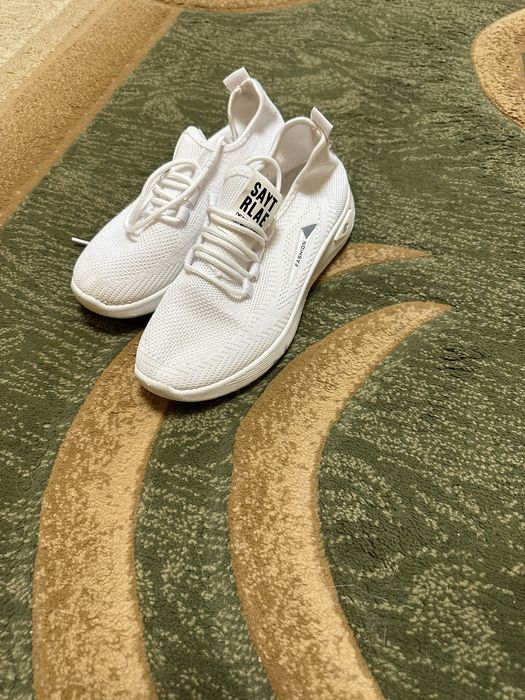 Білі кросівки 36 р