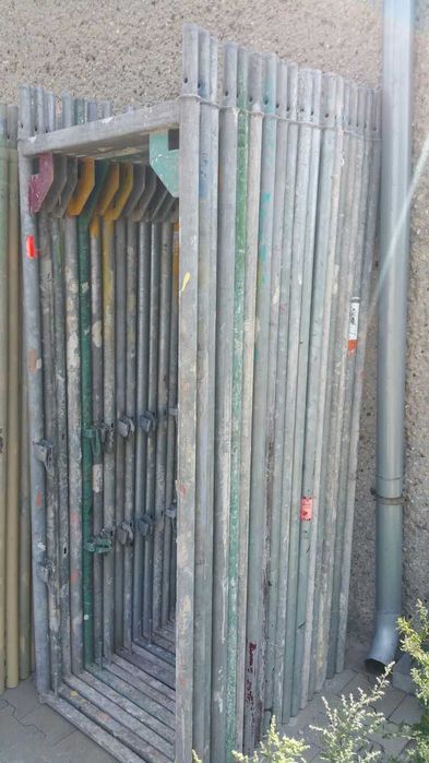 Rusztowanie 63,86m2 używane, szczytowe 12,28x6,2m podest stalowy 3,07m