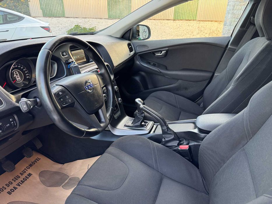 Volvo V40 Cross Country 1.6 D2 Momentum