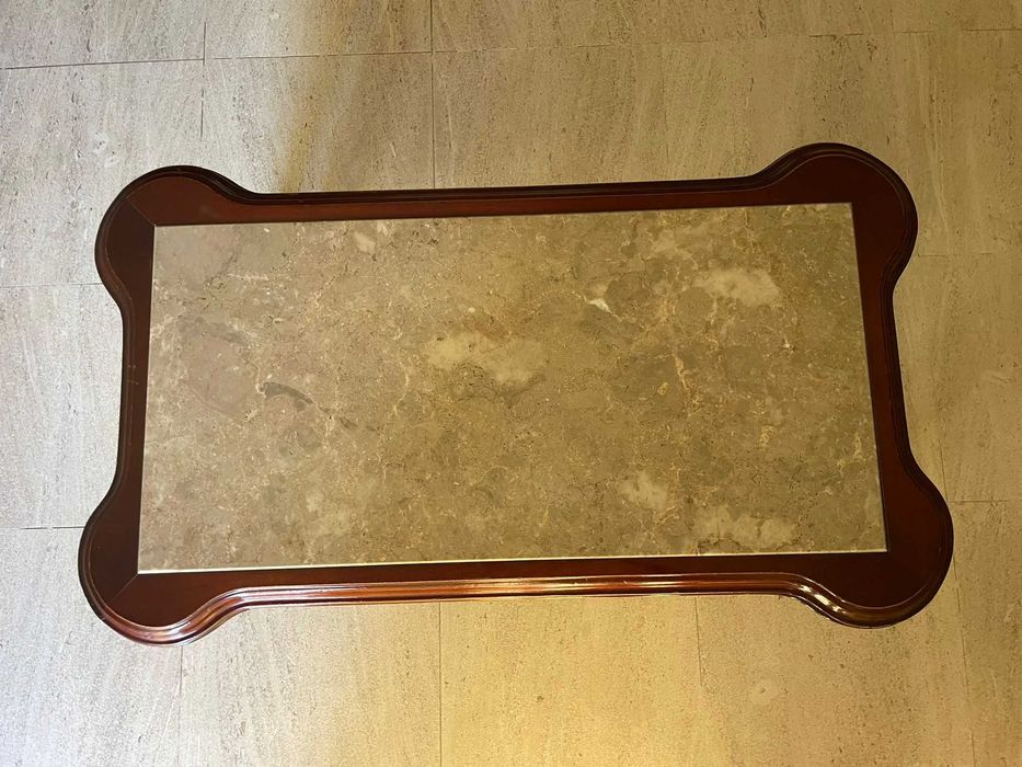 Mesa de centro em madeira maciça