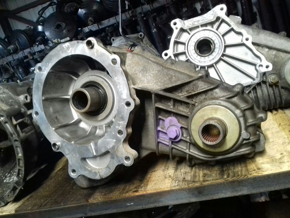 Роздатка Роздаточна коробка BMW E46 E53 E60 Е61 E70 E83 F25 X5 X3