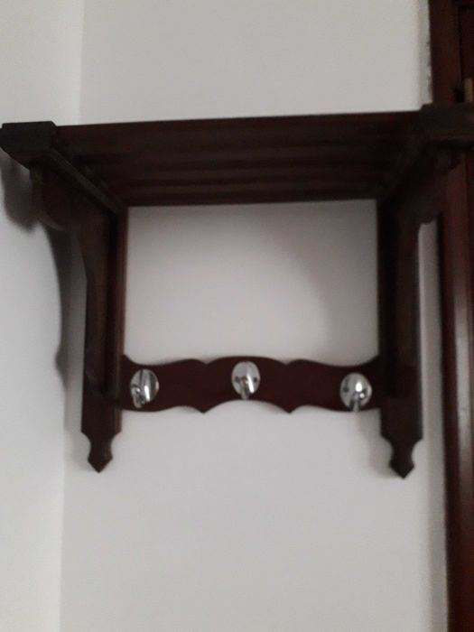 Cabide ou bengaleiro de parede