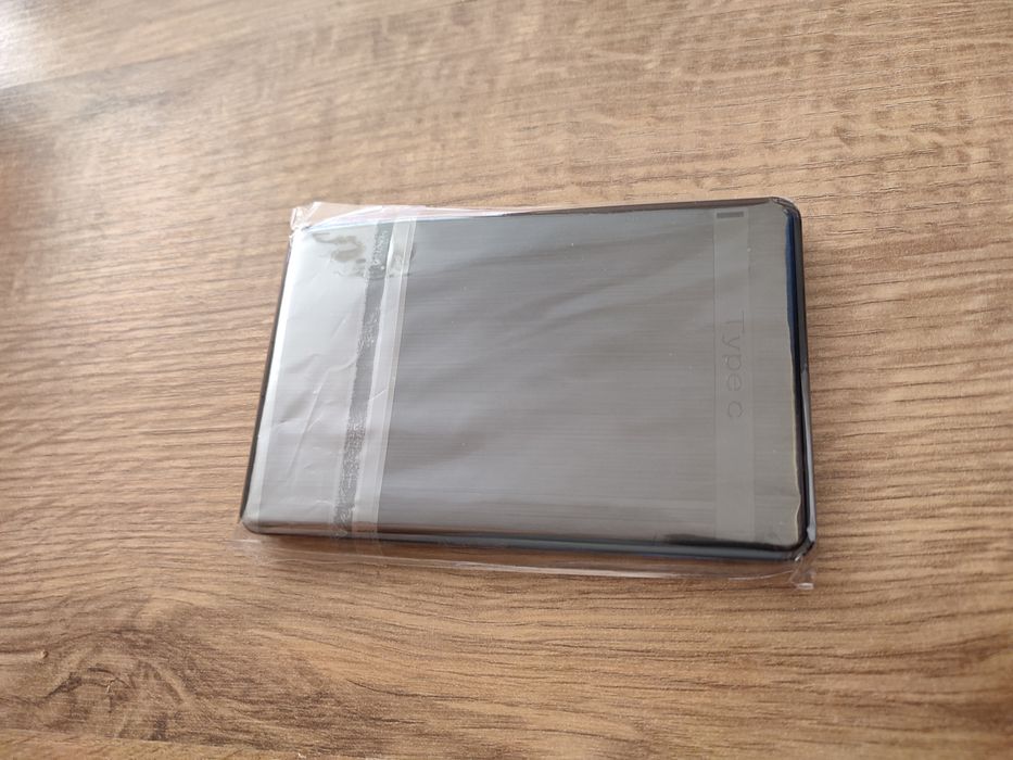 Obudowa na dyski SATA 2,5'': SSD / HDD. Złacze: USB-C (USB 3.1)