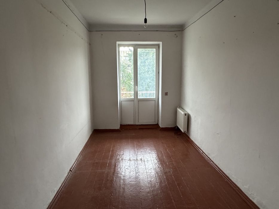 Продам 2-х кімнатну квартиру