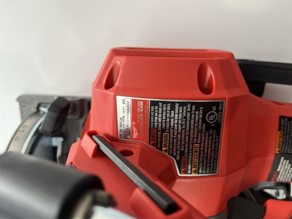 Milwaukee 2833-20 Акумуляторна дискова пилка 165мм